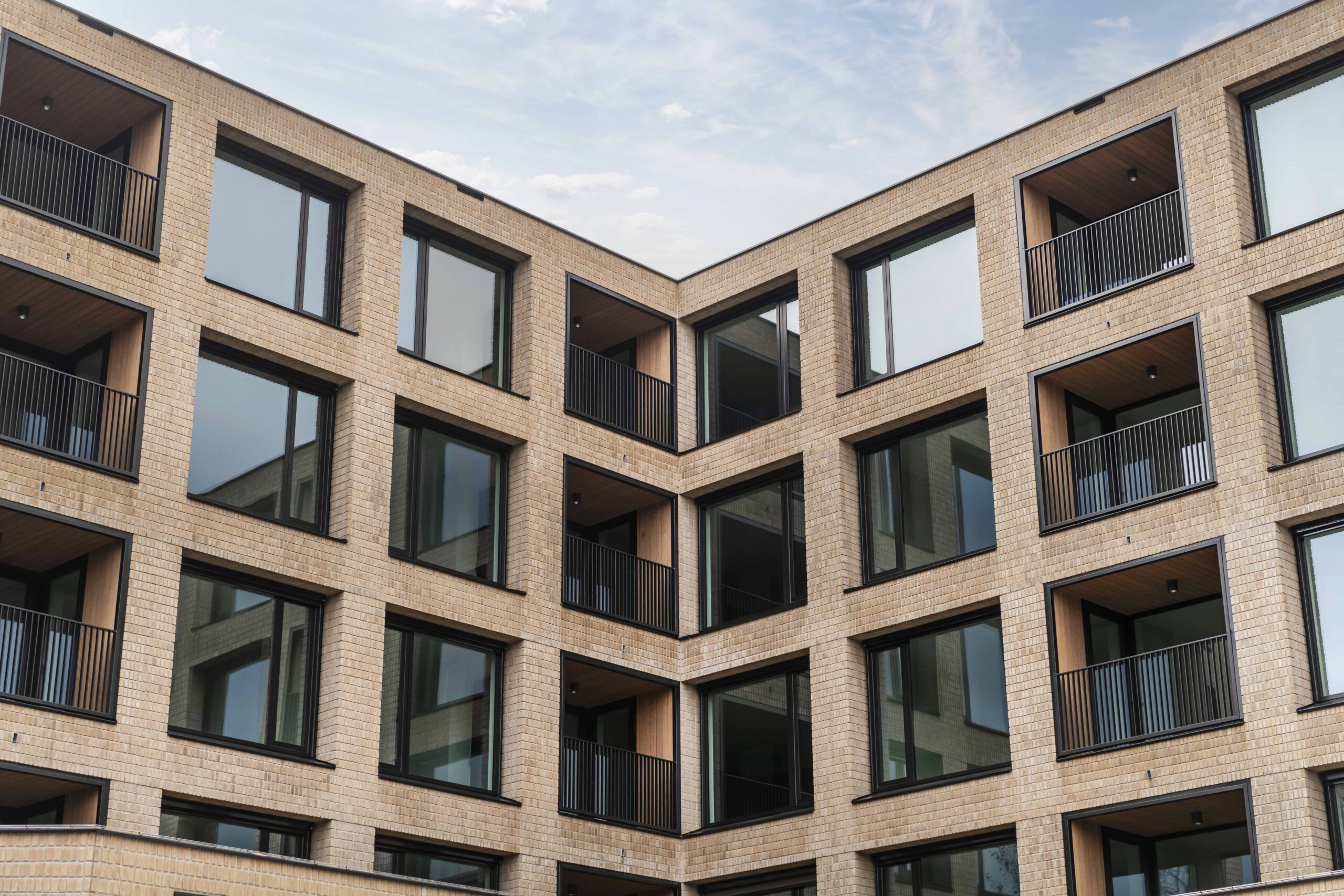 KROONENBERG GROEP LEVERT METROPOOL ZUID IN ALMERE OP